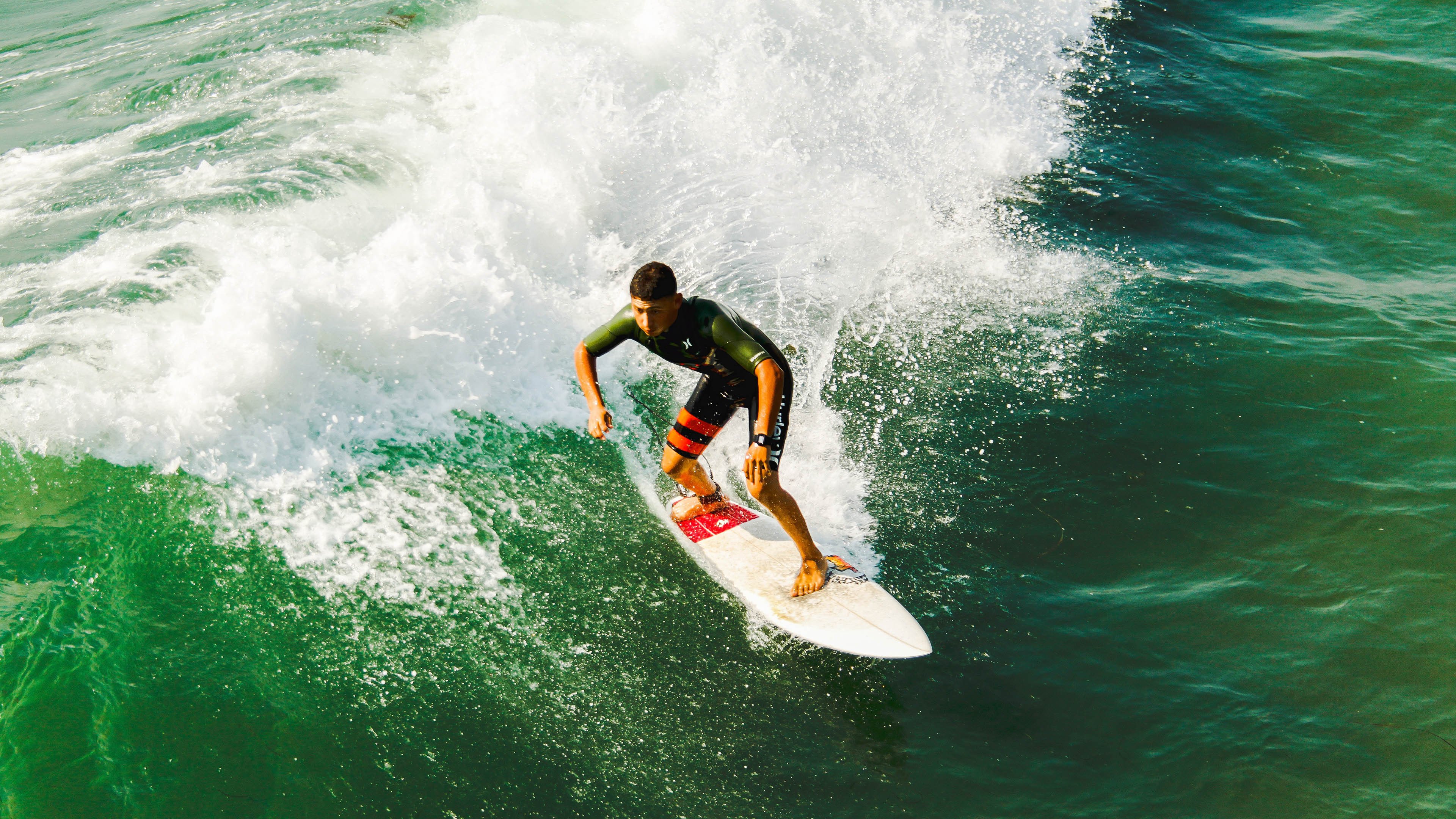 杰伦格林爆发难救主，雷霆三少强势拿下马刺