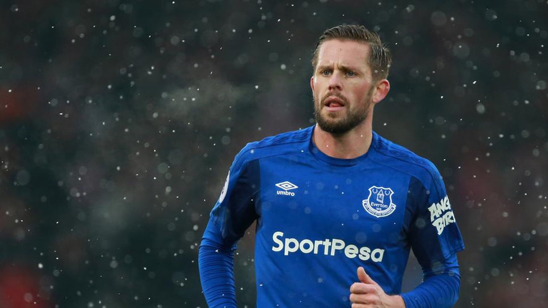 当灰熊的利爪扼住掘金咽喉，德罗赞在F1赛道完成终极超车