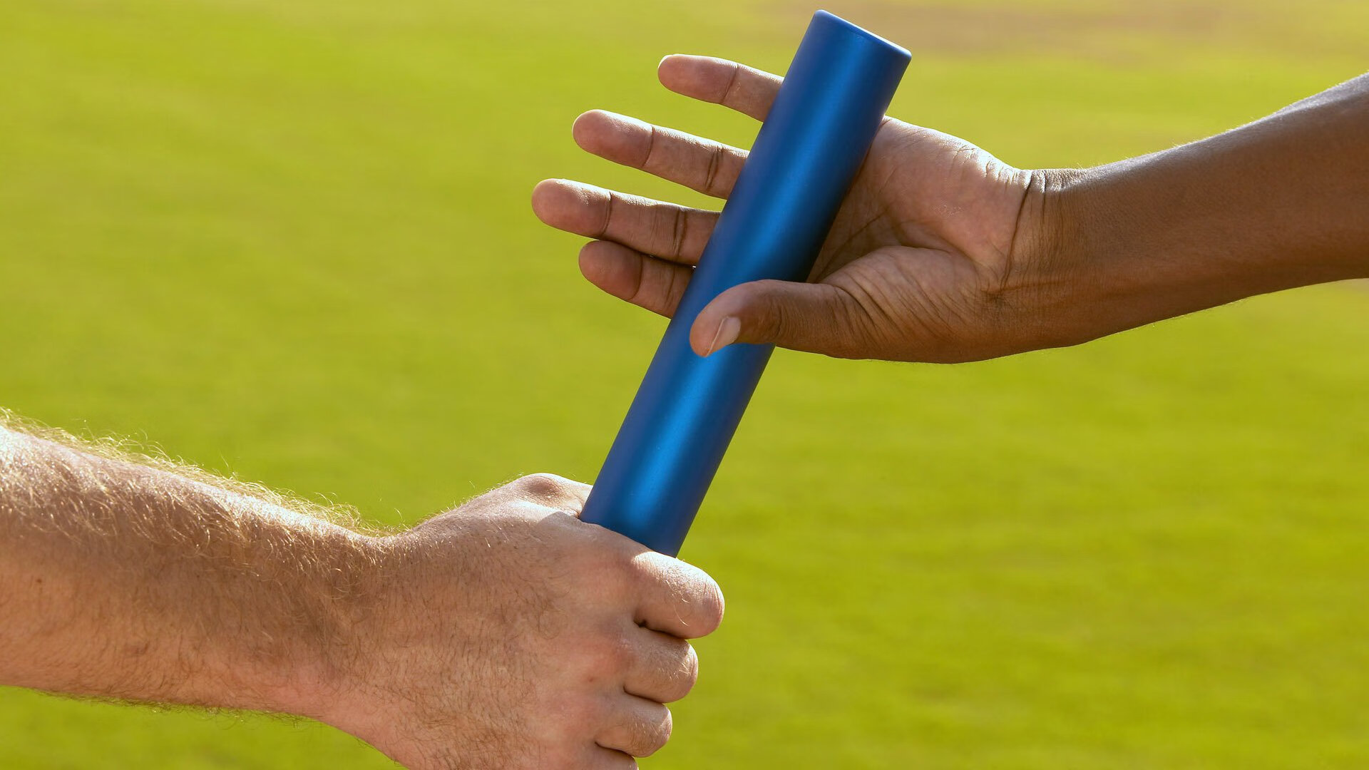 F1新赛季揭幕战之夜，布伦森关键进球定乾坤，当引擎轰鸣遇上篮球绝杀